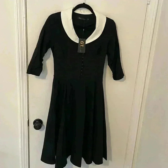 Gown Town Vintage Black Swing Dress with Collar M - Picture 1 of 6